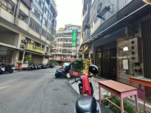 東區透天-11